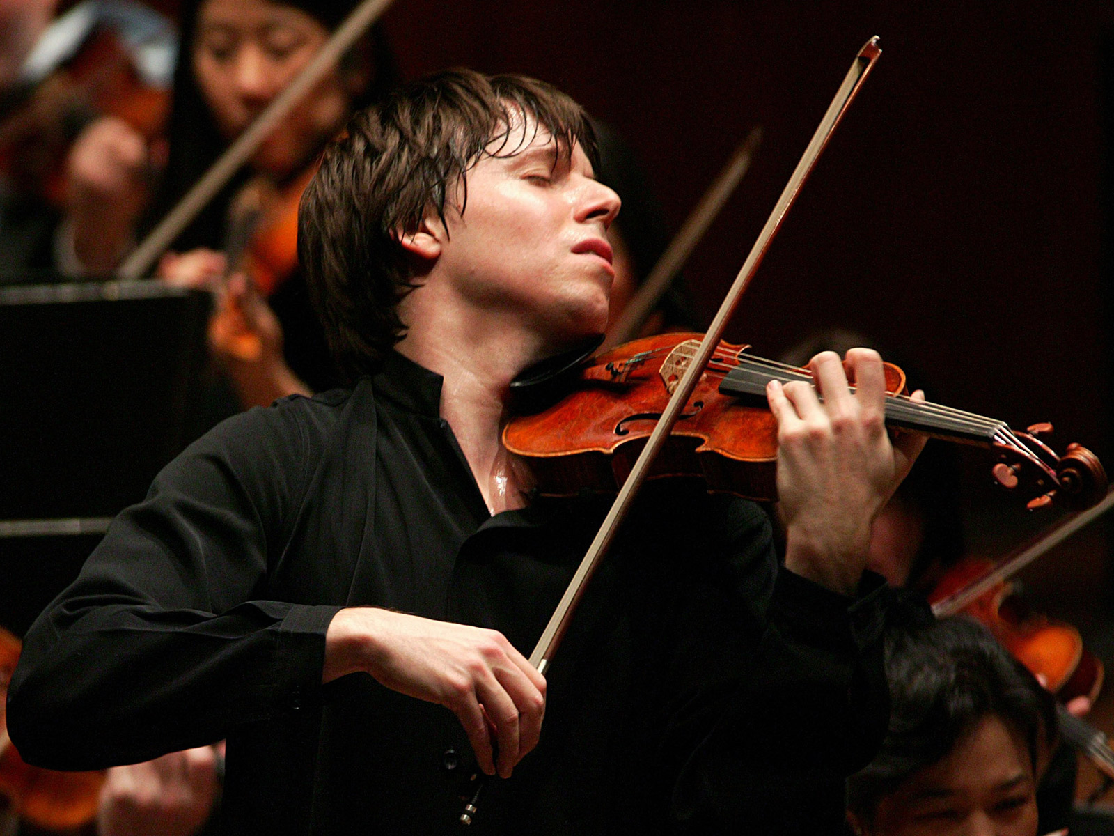 [Joshua_Bell,_Award-winning_Violinist[1].jpg]